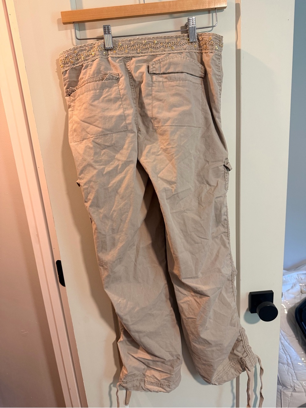 Candie's Beige Cargo Jeans with Embroidered Detail - Picture 4 of 4